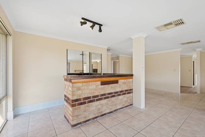 1 Limbee Glade, HUNTINGDALE, WA 6110 AUS
