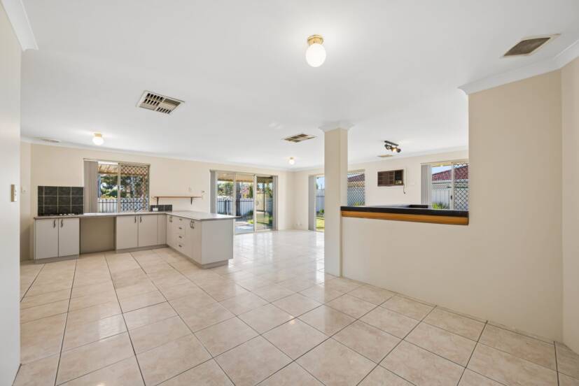 1 Limbee Glade, HUNTINGDALE, WA 6110 AUS