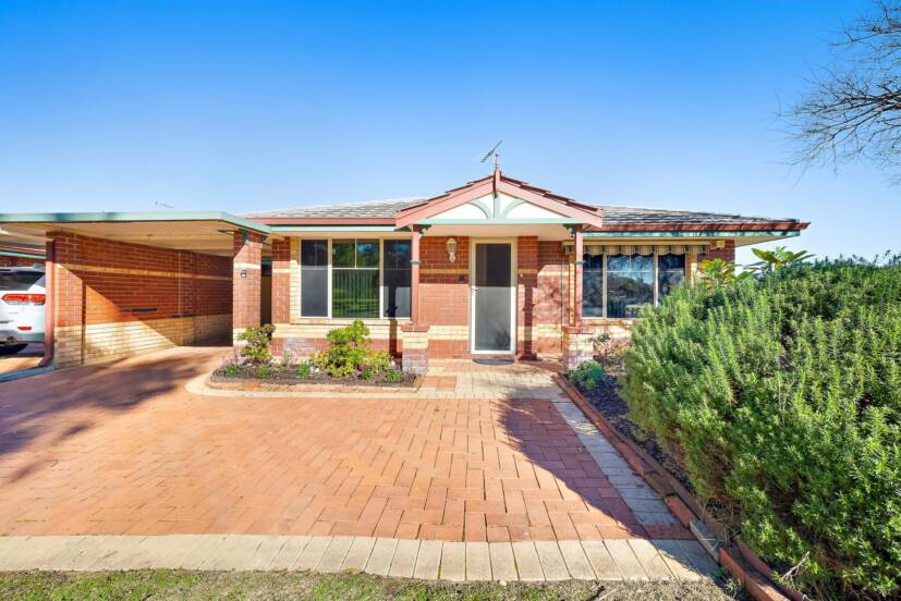 4/10 Elanora Drive, COOLOONGUP, WA 6168 AUS