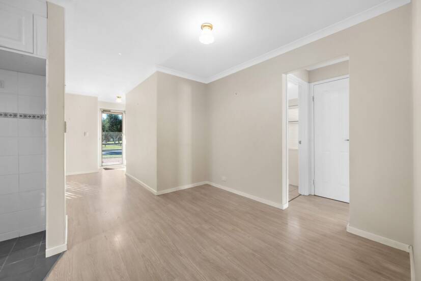 4/10 Elanora Drive, COOLOONGUP, WA 6168 AUS