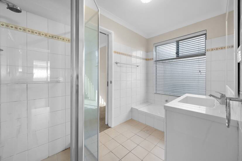 4/10 Elanora Drive, COOLOONGUP, WA 6168 AUS