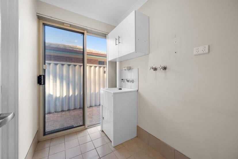4/10 Elanora Drive, COOLOONGUP, WA 6168 AUS