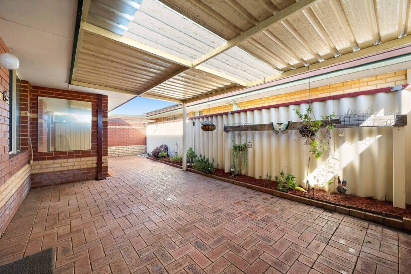 4/10 Elanora Drive, COOLOONGUP, WA 6168 AUS