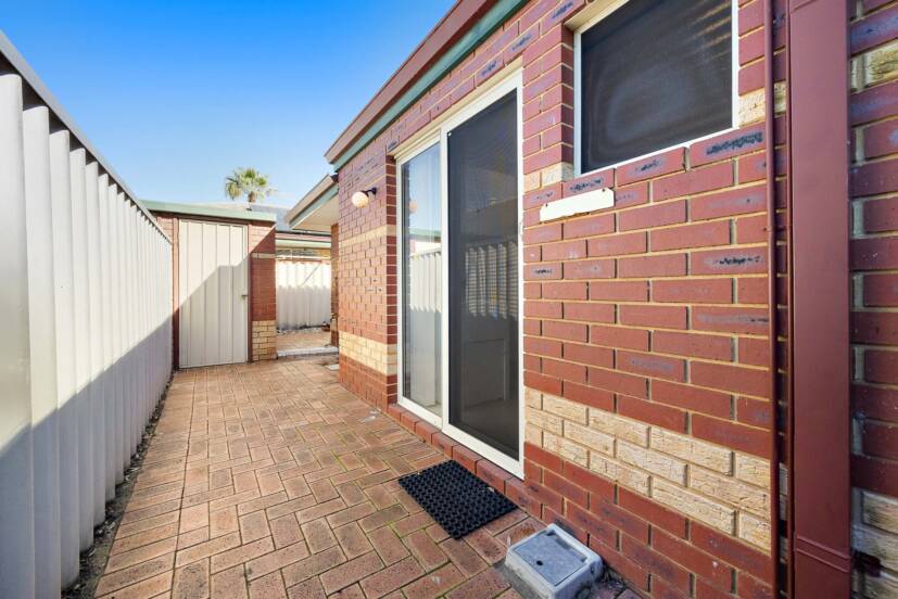 4/10 Elanora Drive, COOLOONGUP, WA 6168 AUS