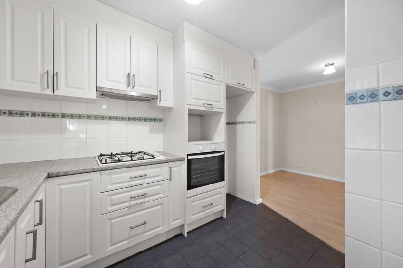 4/10 Elanora Drive, COOLOONGUP, WA 6168 AUS