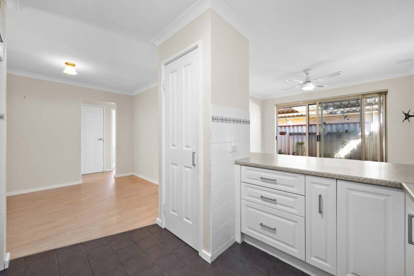 4/10 Elanora Drive, COOLOONGUP, WA 6168 AUS