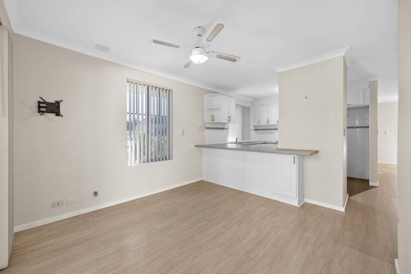 4/10 Elanora Drive, COOLOONGUP, WA 6168 AUS