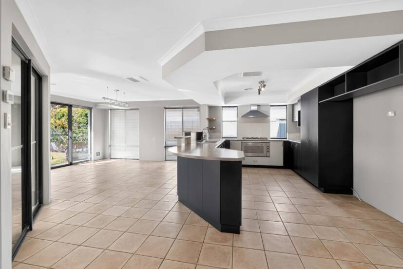 12 Verde Road, SOUTHERN RIVER, WA 6110 AUS
