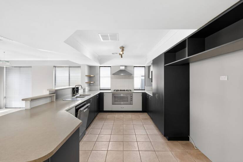 12 Verde Road, SOUTHERN RIVER, WA 6110 AUS