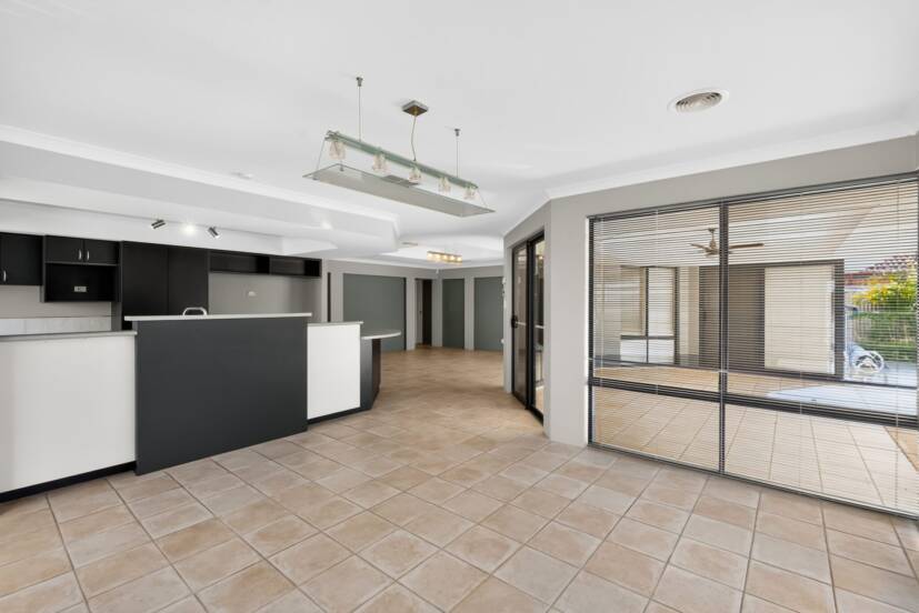 12 Verde Road, SOUTHERN RIVER, WA 6110 AUS