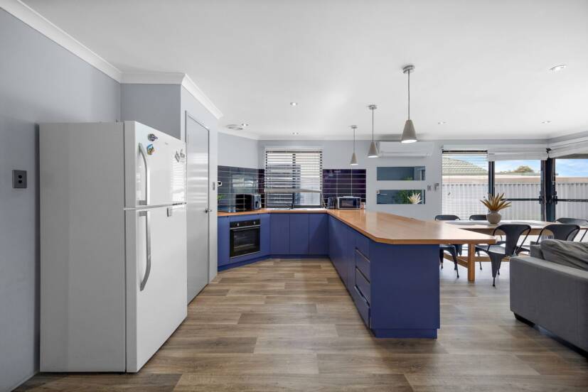 17 Benbecula Loop, PORT KENNEDY, WA 6172 AUS