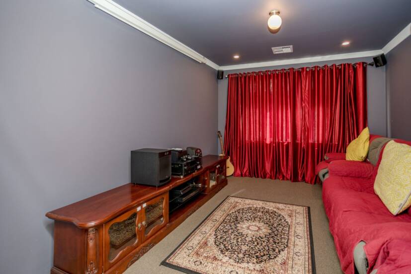 16 Solaris Street, WELLARD, WA 6170 AUS
