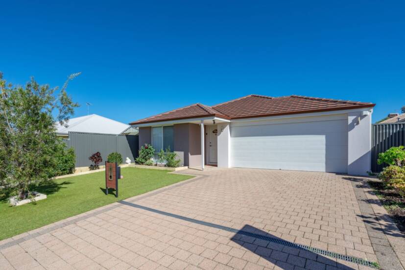 16 Solaris Street, WELLARD, WA 6170 AUS