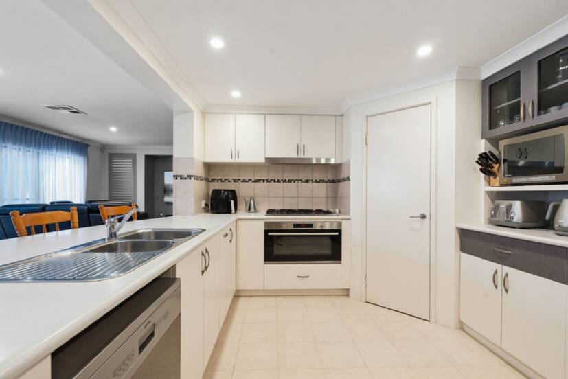 119 Lakey Streeet, SOUTHERN RIVER, WA 6110 AUS