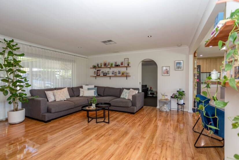 15 Penhurst Court, THORNLIE, WA 6108 AUS