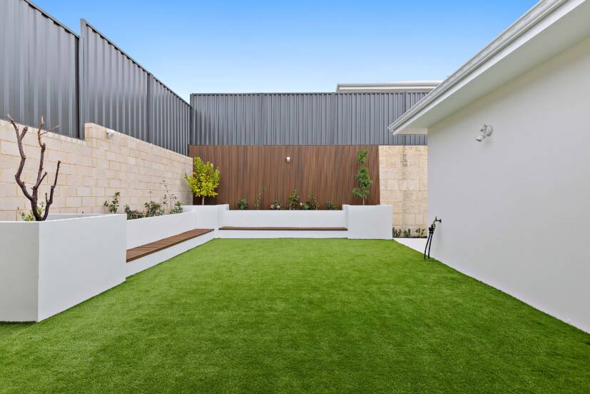 33 Fragola Rise, LANDSDALE, WA 6065 AUS