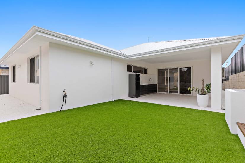 33 Fragola Rise, LANDSDALE, WA 6065 AUS
